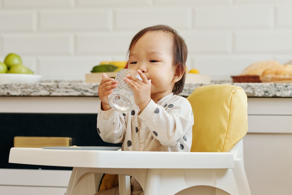 When To Introduce Water Into My Baby’s Diet